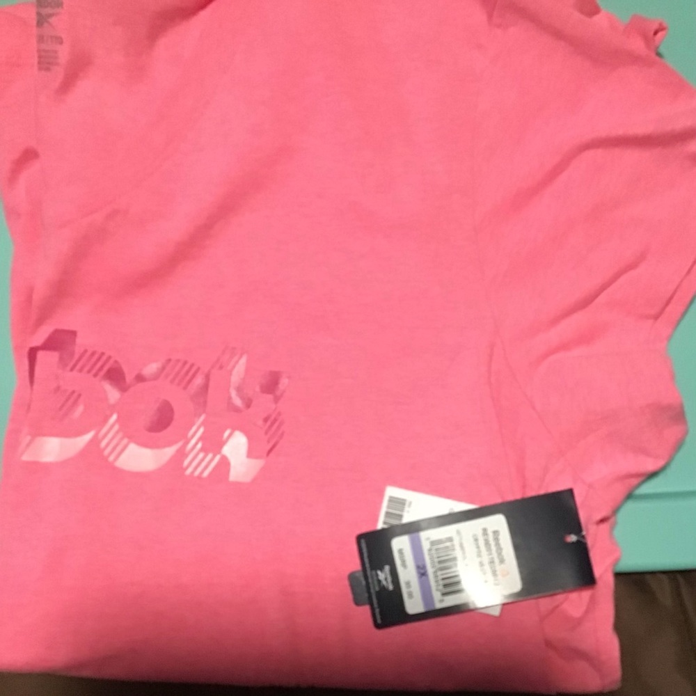NEW Plus size Reebok top - Picture 2 of 2